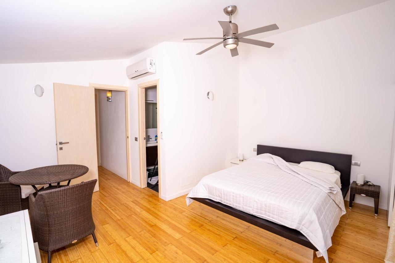 Jolly Harbour Antigua Chiama Italia Villas מראה חיצוני תמונה